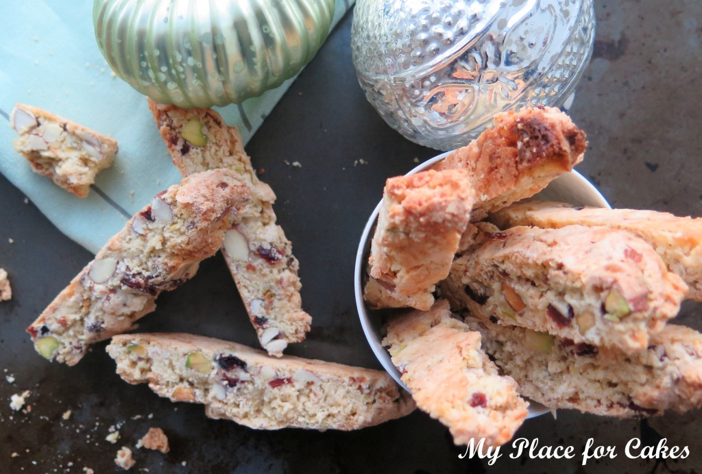 rp_Biscotti-med-pistacienødder-tranebær-og-hvid-chokolade-1024×692.jpg