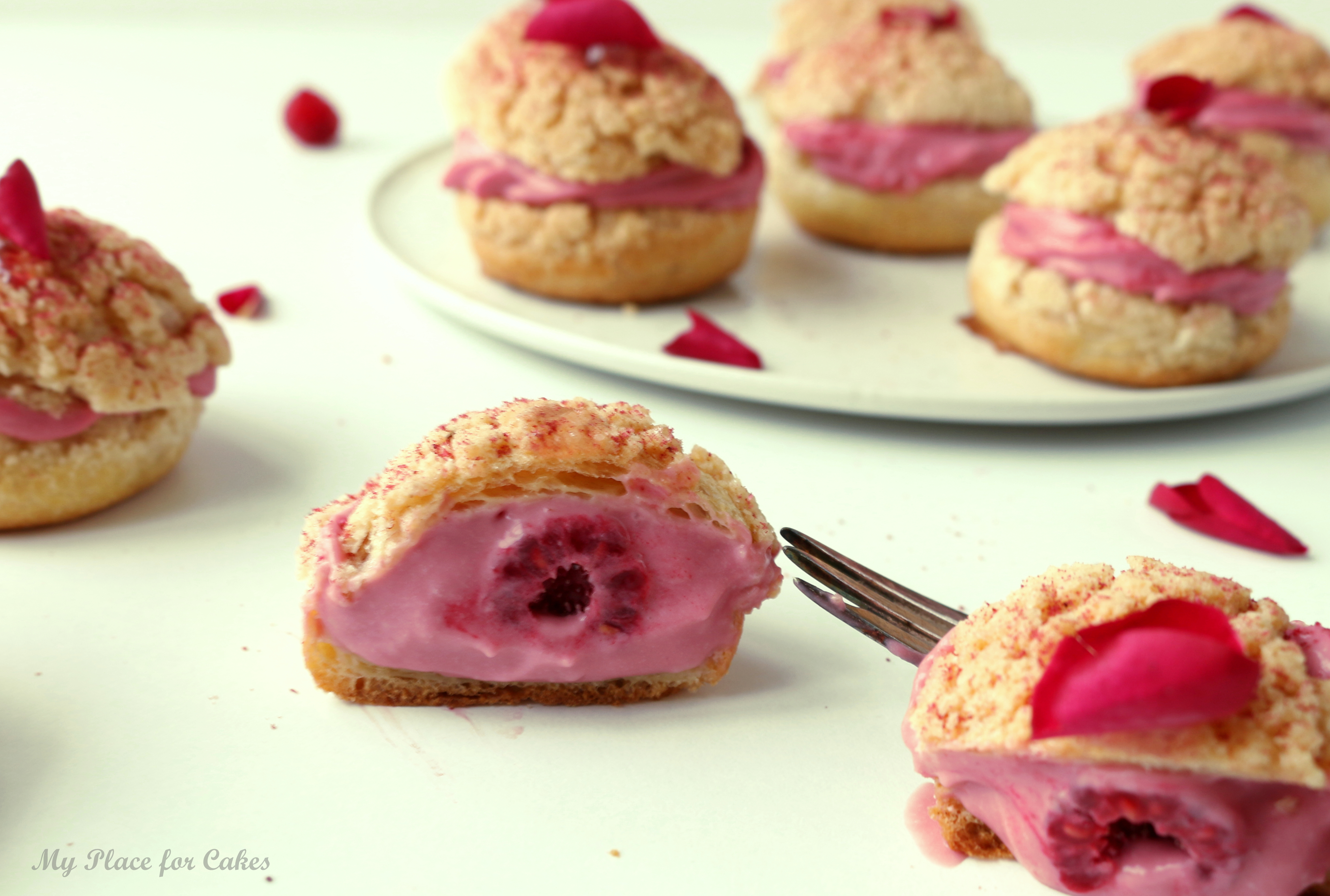 choux au craquelins med hindbærcreme