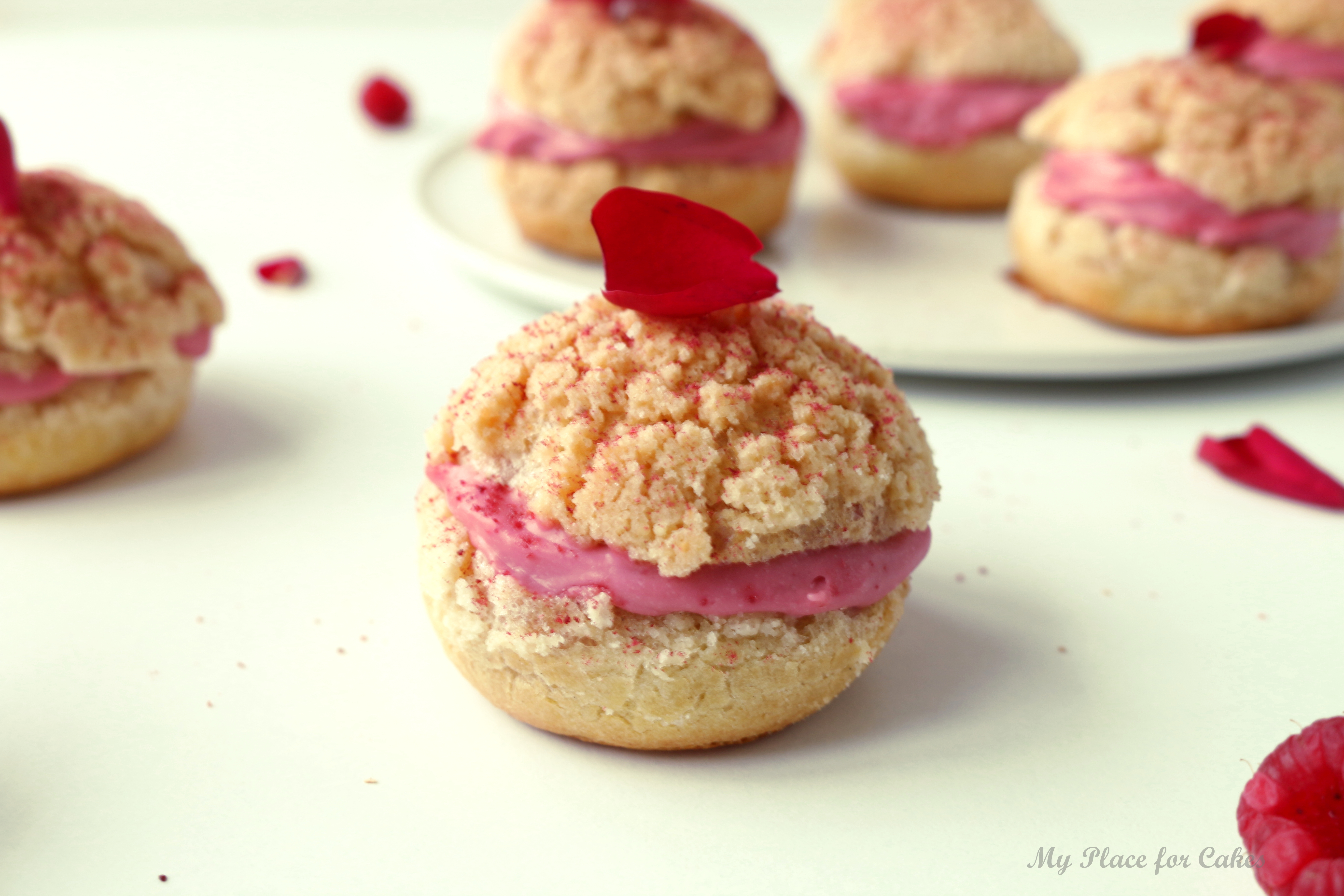 choux au craquelins med hindbærcreme